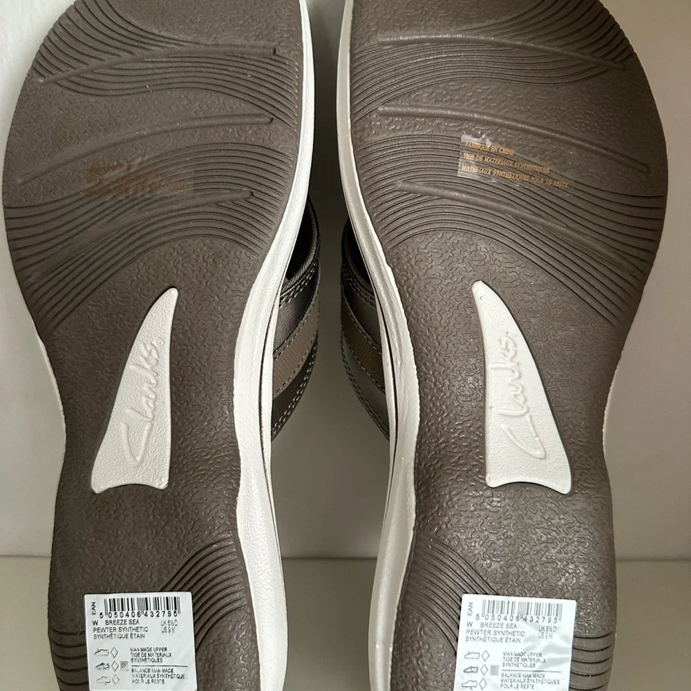 Clarks 9 M Women’s Pewter Sandals - Picture 3 of 4